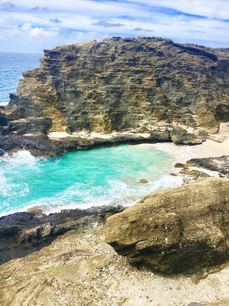 the rugged O'ahu coastline 