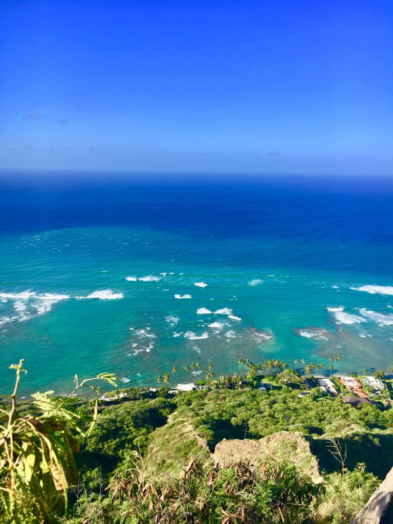 the views of the Pacific Ocean on top of Diamond Head